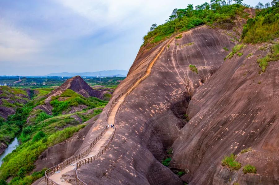The Red Cliffs Of Gaoyiling And The Heritage Of Waoyaoping The Red Cliffs Of Gaoyiling And The Heritage Of Waoyaoping