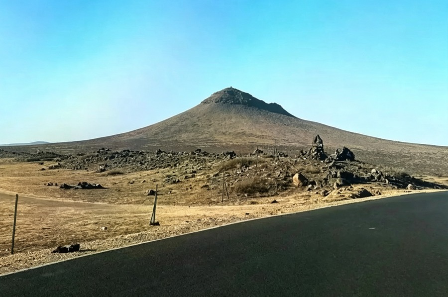 乌兰哈达火山地质公园图片