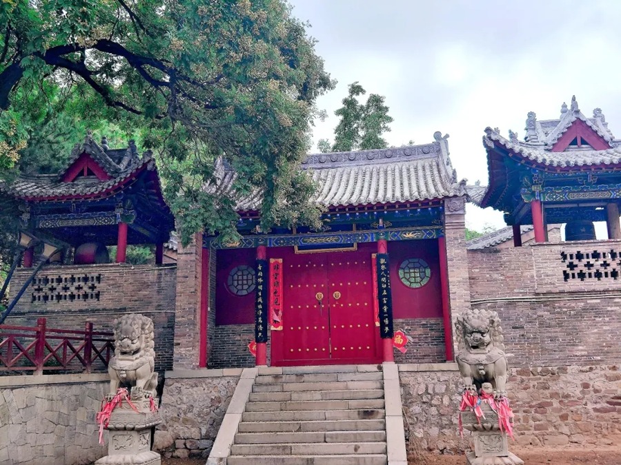 蒙山大佛图片