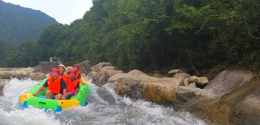 莽山大峡谷漂流图片