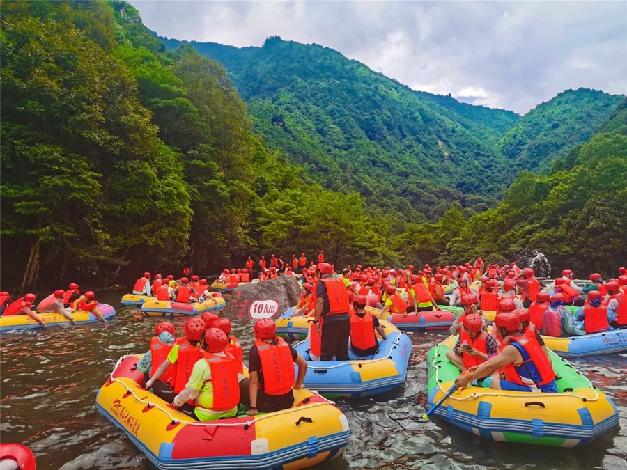 莽山大峡谷漂流图片